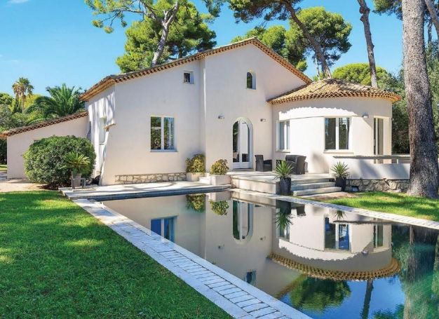 A vendre MAISON  8 PIECES 282 M2 BORD DE MER ANTIBES