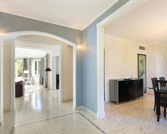 A vendre MAISON  8 PIECES 282 M2 BORD DE MER ANTIBES