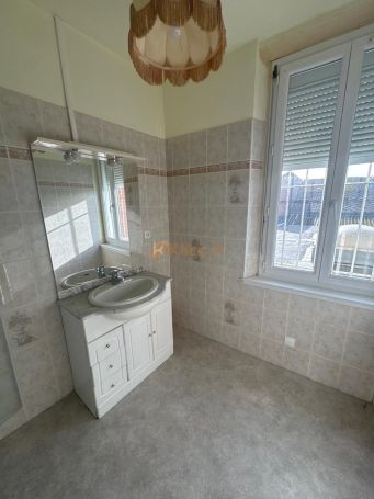 A louer APPARTEMENT DUPLEX T4 55 M2  CANY BARVILLE commerces, plage, bus