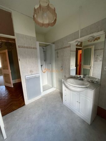 A louer APPARTEMENT DUPLEX T4 55 M2  CANY BARVILLE commerces, plage, bus