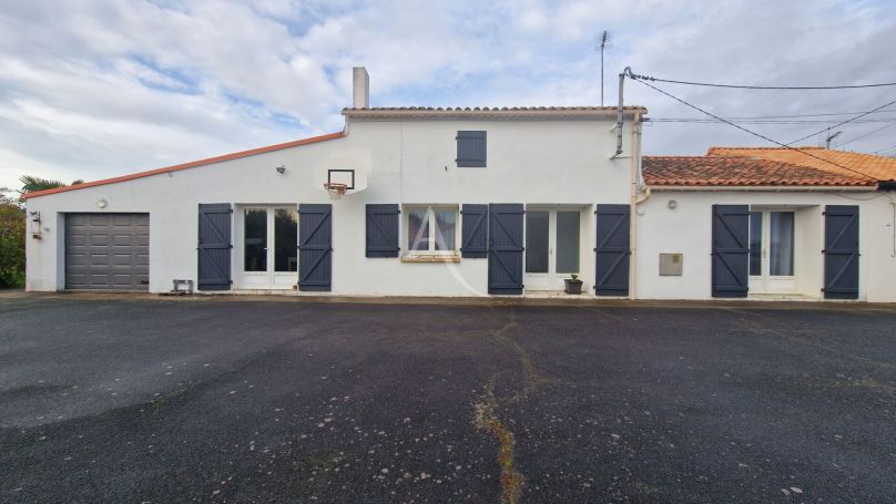 A vendre MAISON  6 PIECES 122 M2 BORD DE MER TALMONT SAINT HILAIRE