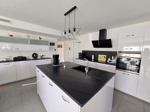 A vendre MAISON  4 PIECES 106 M2 BORD DE MER SAINT JEAN DE MONTS