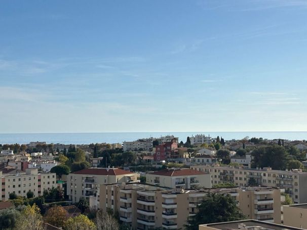 A louer APPARTEMENT T5 100 M2 TERRASSE VUE MER CAGNES SUR MER