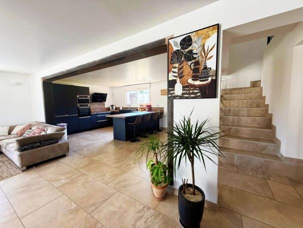 A louer MAISON  9 PIECES 194 M2  VILLEMOUSTAUSSOU