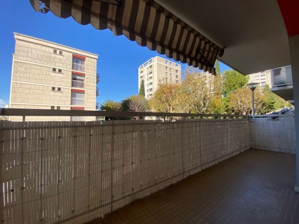 A louer APPARTEMENT T3 54 M2 TERRASSE  MARSEILLE 13EME