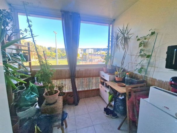 A louer APPARTEMENT T5 87 M2  AUBAGNE