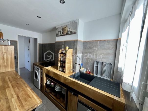 A louer APPARTEMENT T3 64 M2 TERRASSE BORD DE MER FREJUS