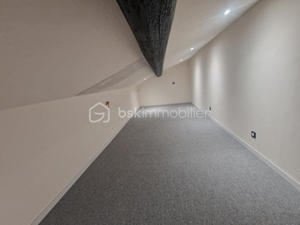 A louer APPARTEMENT T4 53 M2 BORD DE MER TOULON