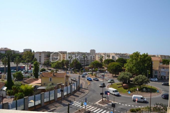 A louer APPARTEMENT T2 45 M2 TERRASSE BORD DE MER FREJUS