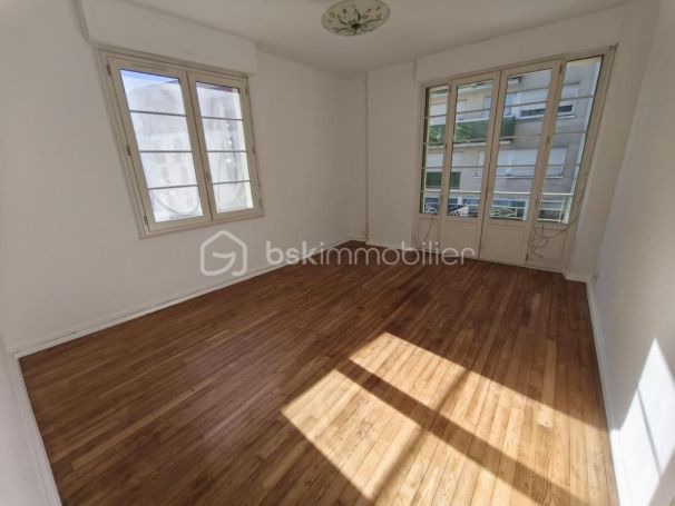 A louer APPARTEMENT T3 70 M2  PAU