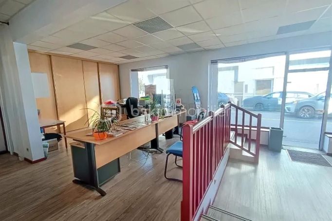 A louer APPARTEMENT  230 M2  OLORON SAINTE MARIE