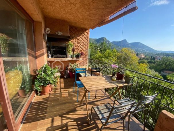 A louer APPARTEMENT T4 85 M2 TERRASSE  VENCE