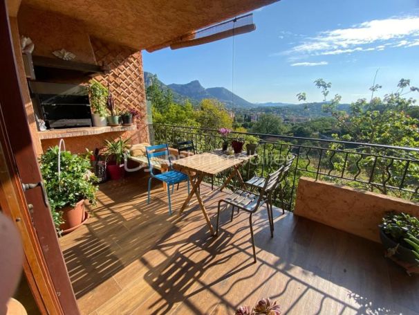 A louer APPARTEMENT T4 85 M2 TERRASSE  VENCE