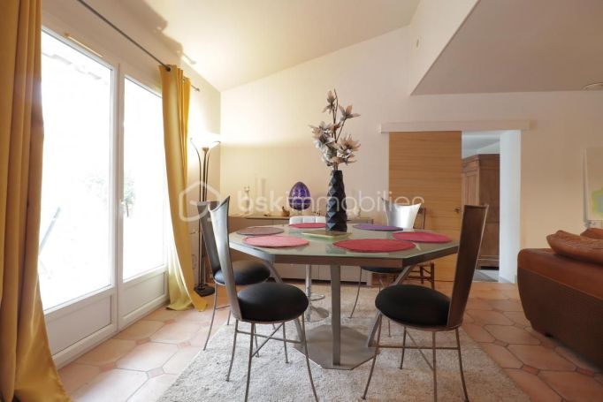 A vendre MAISON  5 PIECES 150 M2 BORD DE MER AIGUES MORTES