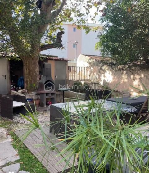 A louer STUDIO  25 M2 BORD DE MER TOULON