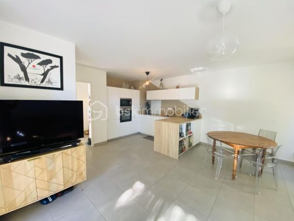 A louer APPARTEMENT T3 59 M2 TERRASSE BORD DE MER TOULON