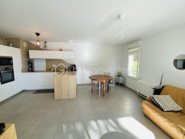 A louer APPARTEMENT T3 59 M2 TERRASSE BORD DE MER TOULON