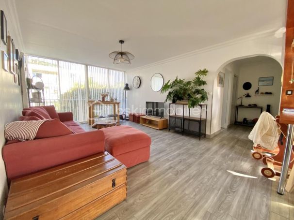 A louer APPARTEMENT T4 76 M2 BORD DE MER SIX FOURS LES PLAGES