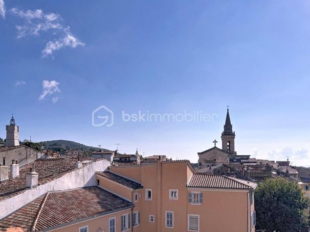 A louer APPARTEMENT NEUF T5 109 M2 TERRASSE  DRAGUIGNAN