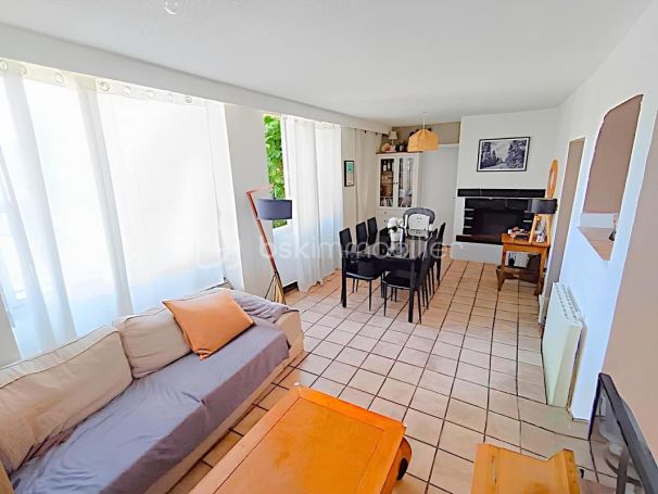 A louer APPARTEMENT T3 70 M2 TERRASSE  LA VALETTE DU VAR