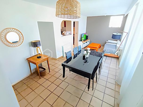 A louer APPARTEMENT T3 70 M2 TERRASSE  LA VALETTE DU VAR