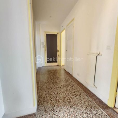 A louer APPARTEMENT T2 49 M2 BORD DE MER NICE