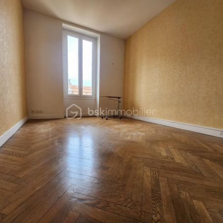 A louer APPARTEMENT T2 49 M2 BORD DE MER NICE