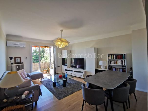 A louer APPARTEMENT T3 67 M2  SALON DE PROVENCE