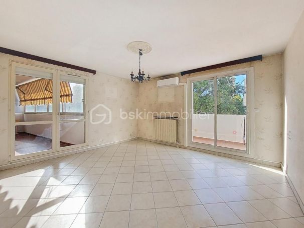 A louer APPARTEMENT T4 85 M2 BORD DE MER LA SEYNE SUR MER