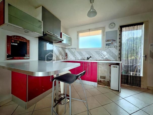 A louer APPARTEMENT T4 82 M2  NIMES