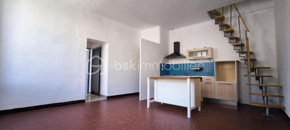 A louer APPARTEMENT T3 64 M2  CHARLEVAL