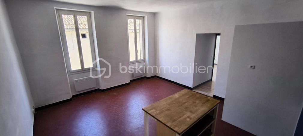 A louer APPARTEMENT T3 64 M2  CHARLEVAL