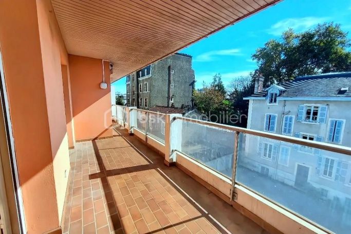 A louer APPARTEMENT T4 92 M2 TERRASSE  PAU