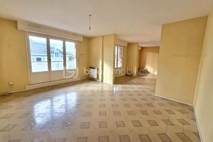 A louer APPARTEMENT T4 92 M2 TERRASSE  PAU