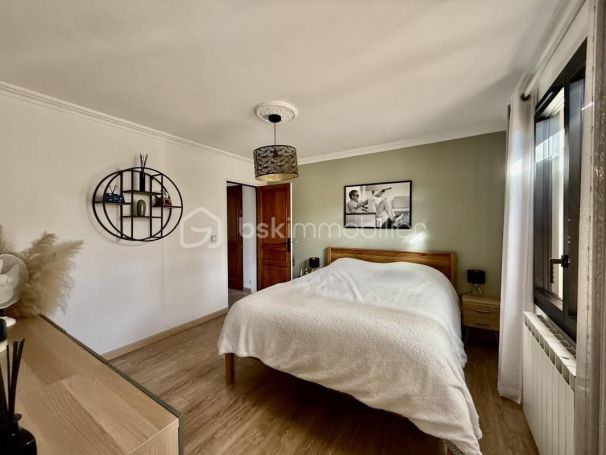 A louer MAISON  4 PIECES 145 M2 BORD DE MER SAUSSET LES PINS