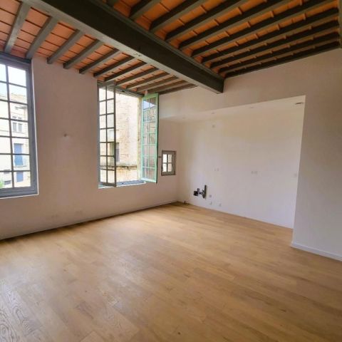 A louer APPARTEMENT T3 80 M2  PEZENAS