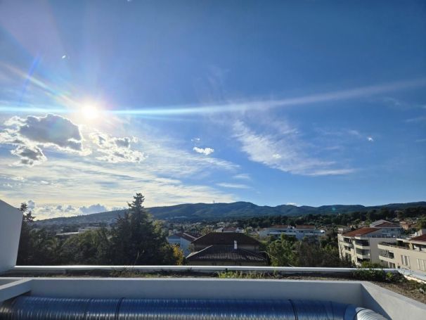 A louer APPARTEMENT T4 93 M2 TERRASSE BORD DE MER LA CIOTAT