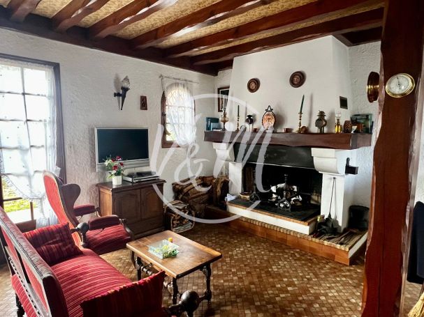 A vendre JOLIE MAISON LANDAISE 5 PIECES A RENOVER LEGE CAP FERRET
