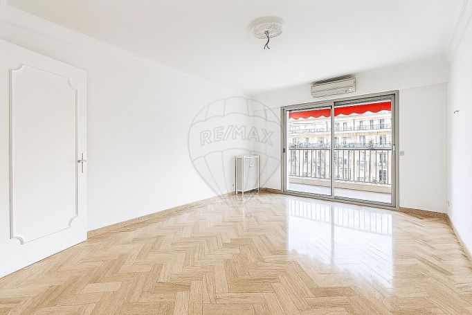 A louer APPARTEMENT T2 50 M2 TERRASSE BORD DE MER NICE