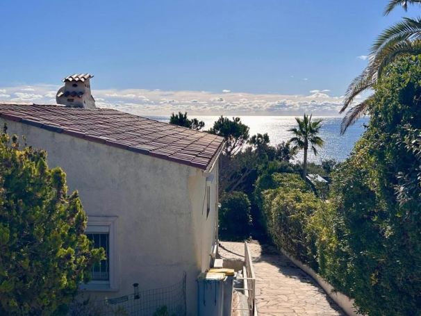 A louer MAISON  5 PIECES 158 M2 VUE MER SAINT RAPHAEL
