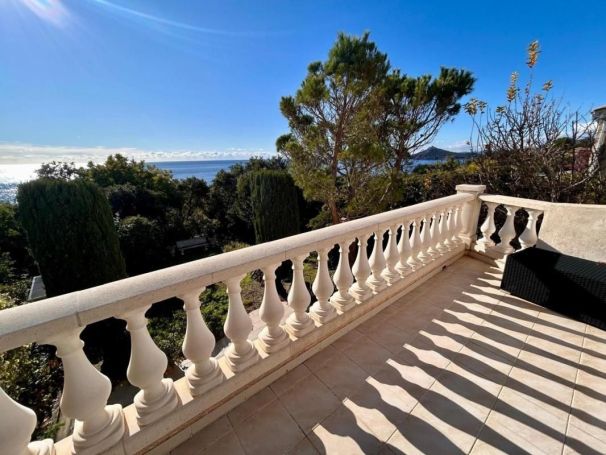 A louer MAISON  5 PIECES 158 M2 VUE MER SAINT RAPHAEL