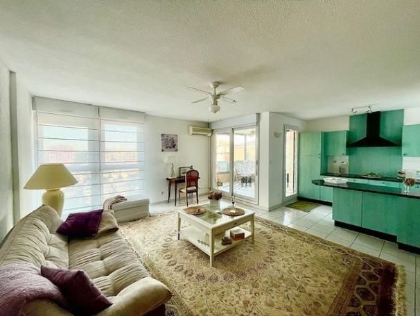 A louer APPARTEMENT T3 73 M2 BORD DE MER LATTES