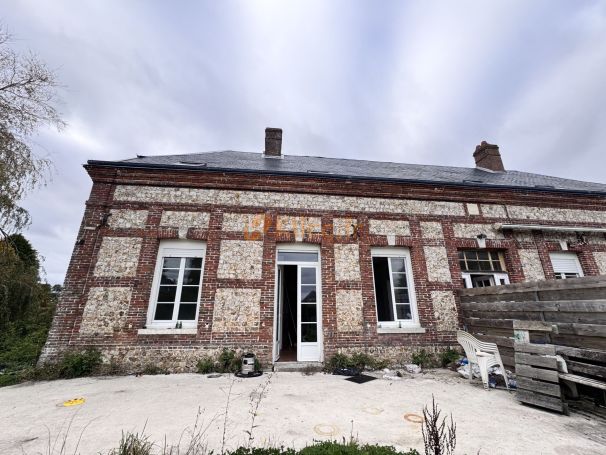 A vendre APPARTEMENT T3 REZ DE CHAUSSEE 65m² GRAND JARDIN FECAMP