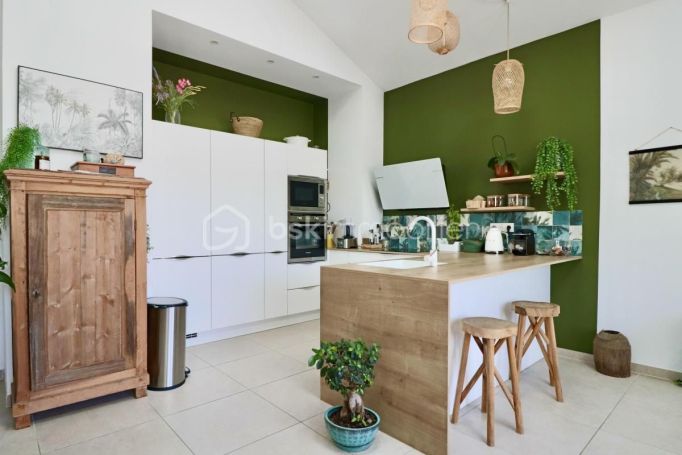 A louer APPARTEMENT T5 133 M2 TERRASSE BORD DE MER LA GARDE