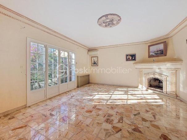 A vendre MAISON  7 PIECES 161 M2 BORD DE MER SIX FOURS LES PLAGES