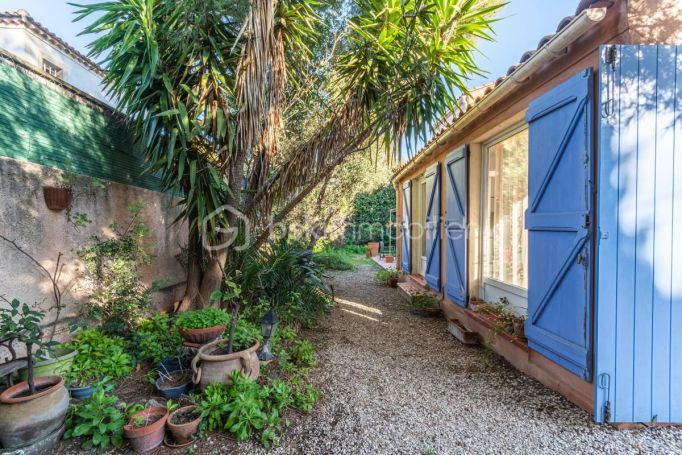 A louer MAISON  7 PIECES 110 M2 BORD DE MER SIX FOURS LES PLAGES