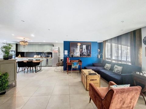 A vendre LOFT  74 M2 TERRASSE BORD DE MER LA GRANDE MOTTE