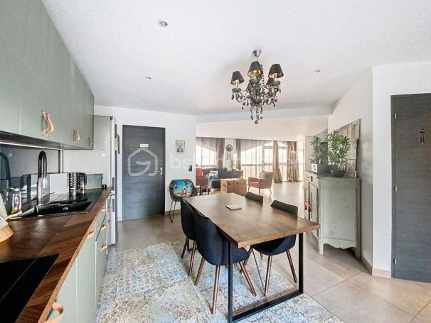 A vendre LOFT  74 M2 TERRASSE BORD DE MER LA GRANDE MOTTE