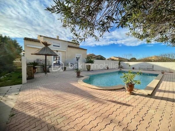 A louer MAISON  6 PIECES 150 M2  LE CAILAR