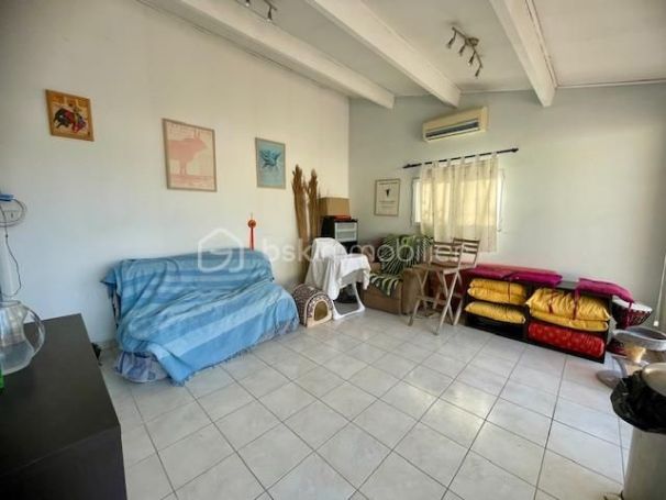 A louer MAISON  6 PIECES 150 M2  LE CAILAR